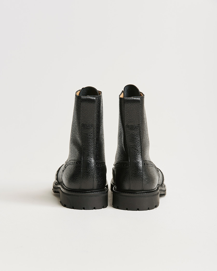 Mies | Nilkkurit | Crockett & Jones | Islay Scotch Grain Vibram Boot Black Calf