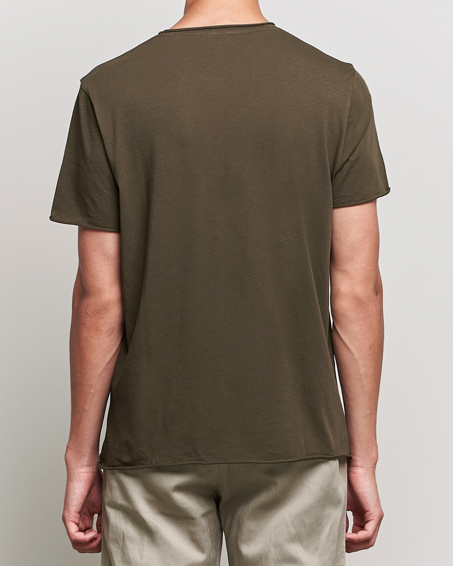 Mies | T-paidat | Filippa K | Roll Neck T-Shirt Dark Forest Green
