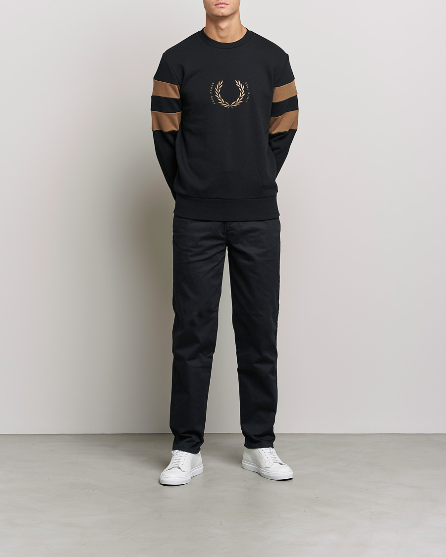Mies | Puserot | Fred Perry | Branded Tipped Sleeve Sweatshirt Black