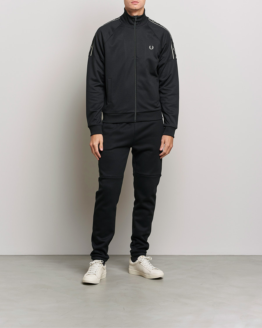 Mies | Rennot housut | Fred Perry | Tapped Pannel Sweatpant Black