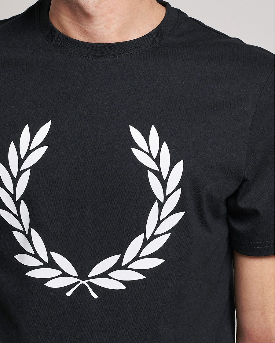 Mies | T-paidat | Fred Perry | Laurel Wreath T-Shirt Black