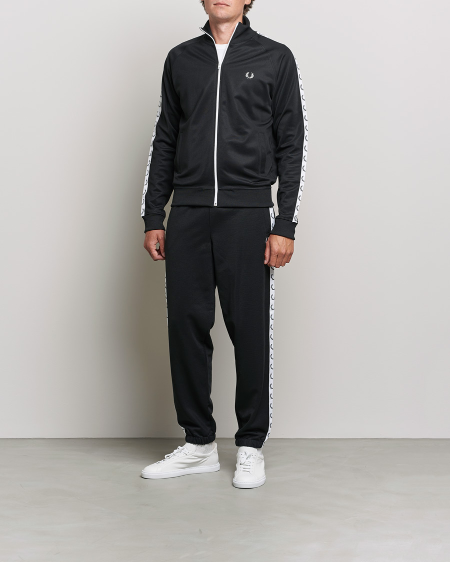 Mies | Rennot housut | Fred Perry | Taped Track Pants Black