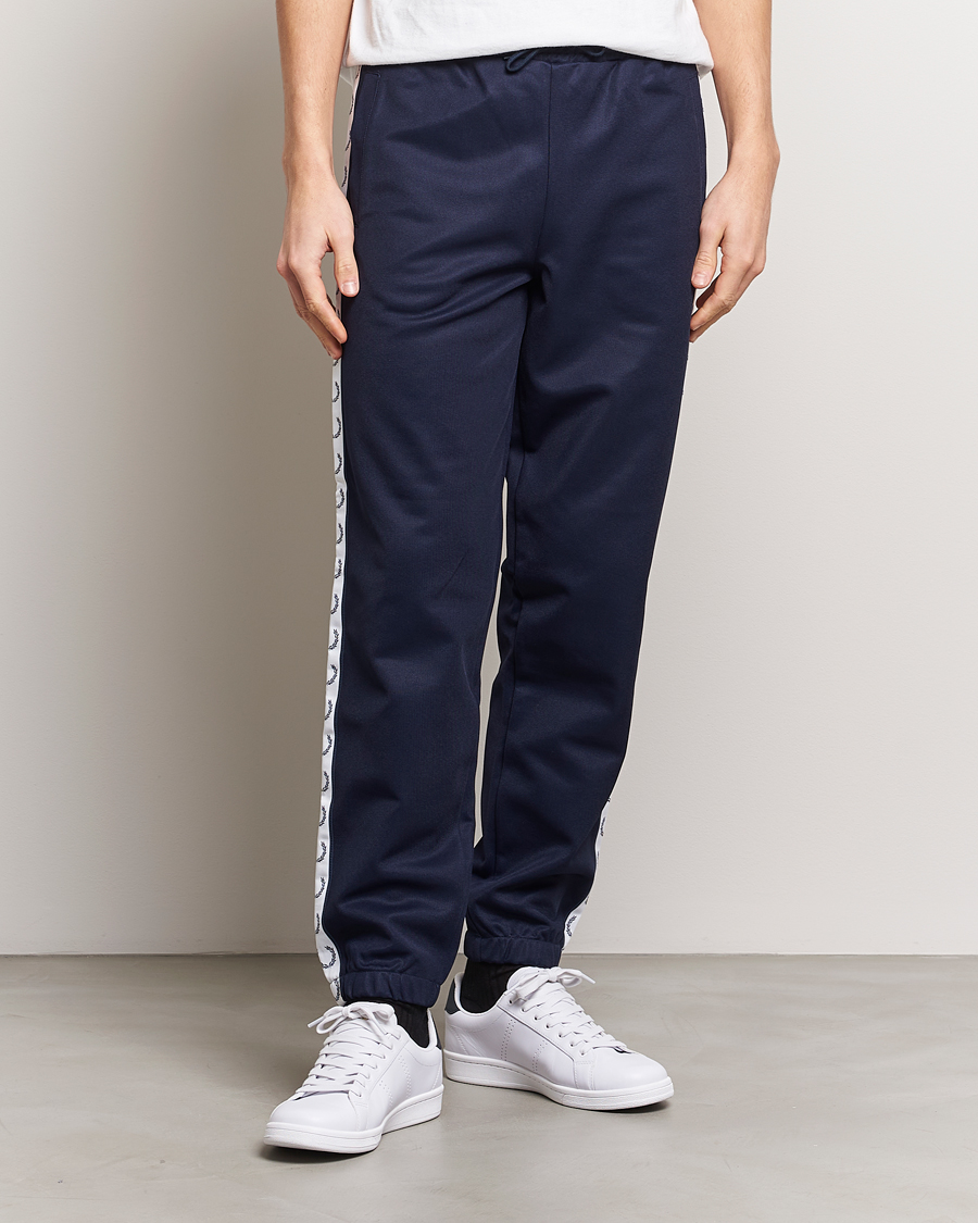 Mies | Rennot housut | Fred Perry | Taped Track Pants Carbon blue