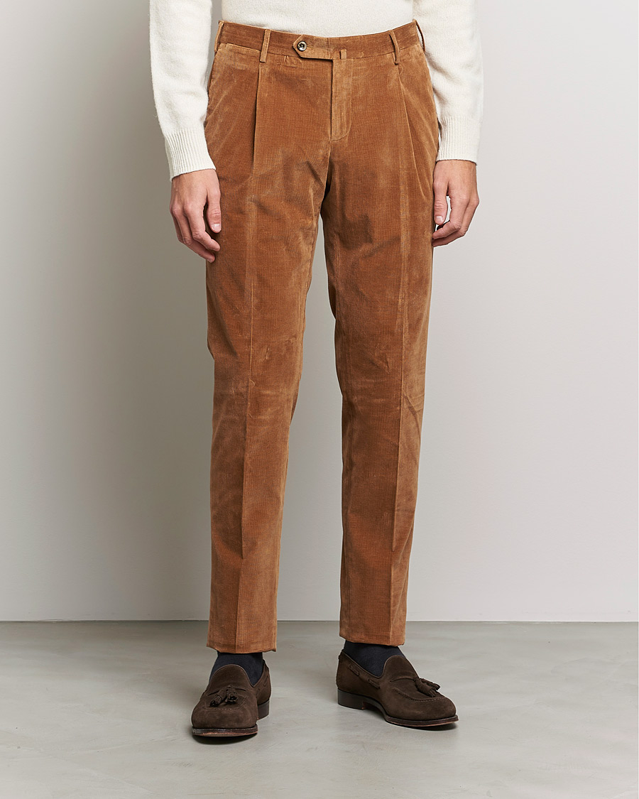 Mies | Vakosamettihousut | PT01 | Slim Fit Pleated Corduroy Trousers Caramel
