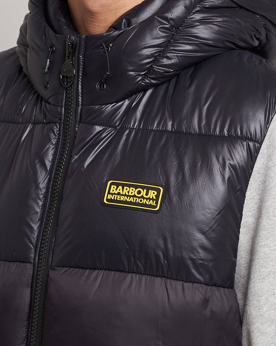 Mies | Ulkoliivit | Barbour International | Balfour Hooded Gilet Black
