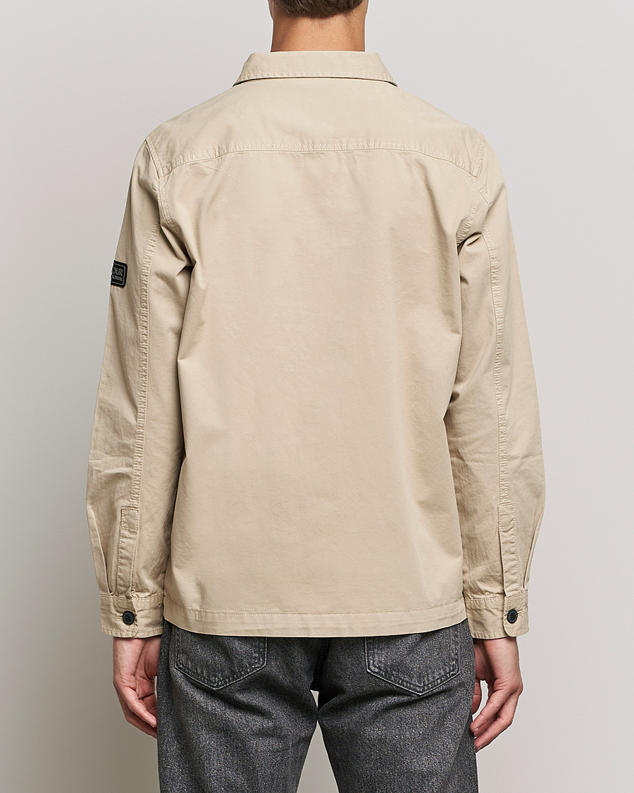 Mies | Kauluspaidat | Barbour International | Adey Pocket Overshirt Oyster