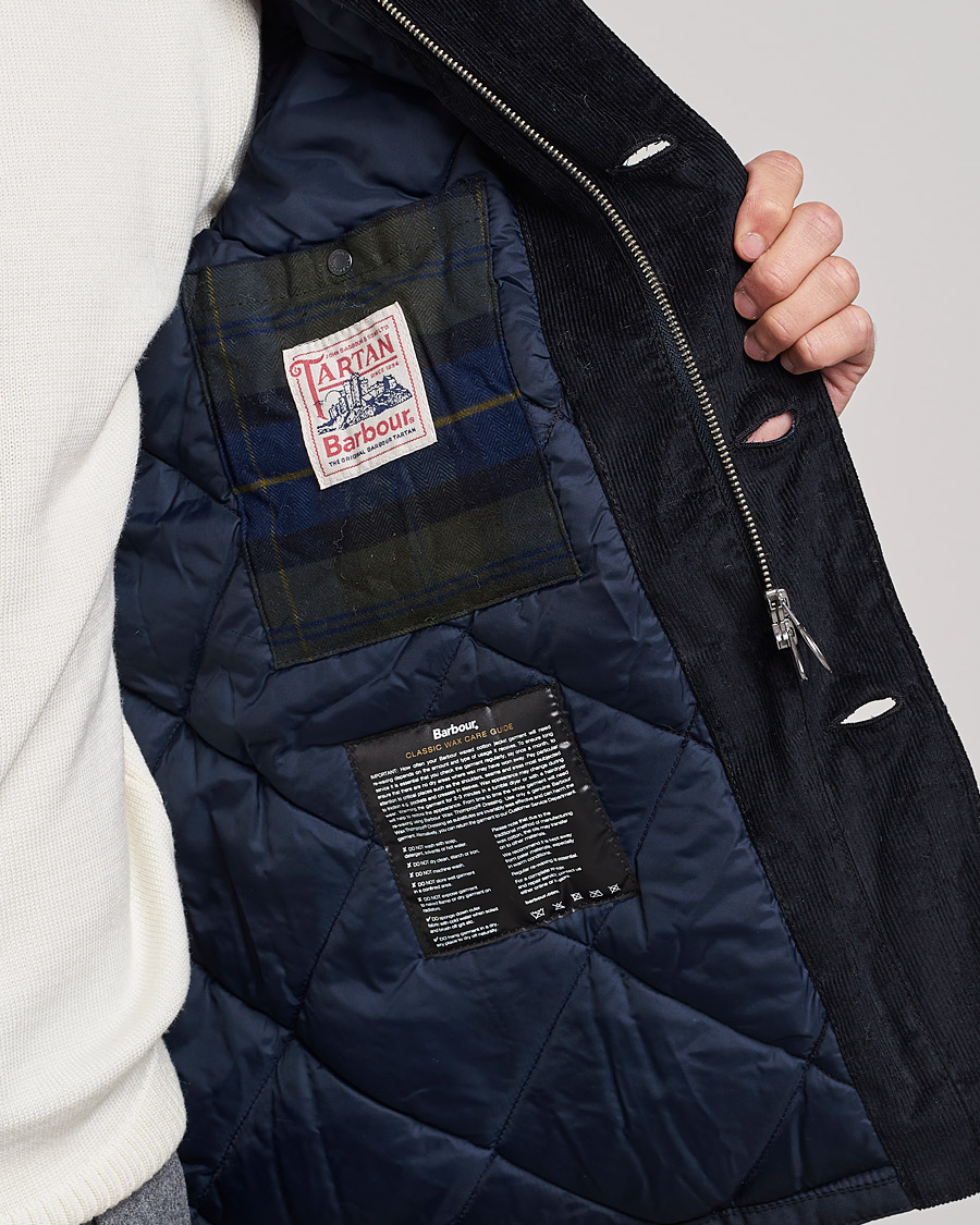Mies | Takit | Barbour Lifestyle | Winter Lutz Waxed Jacket Navy