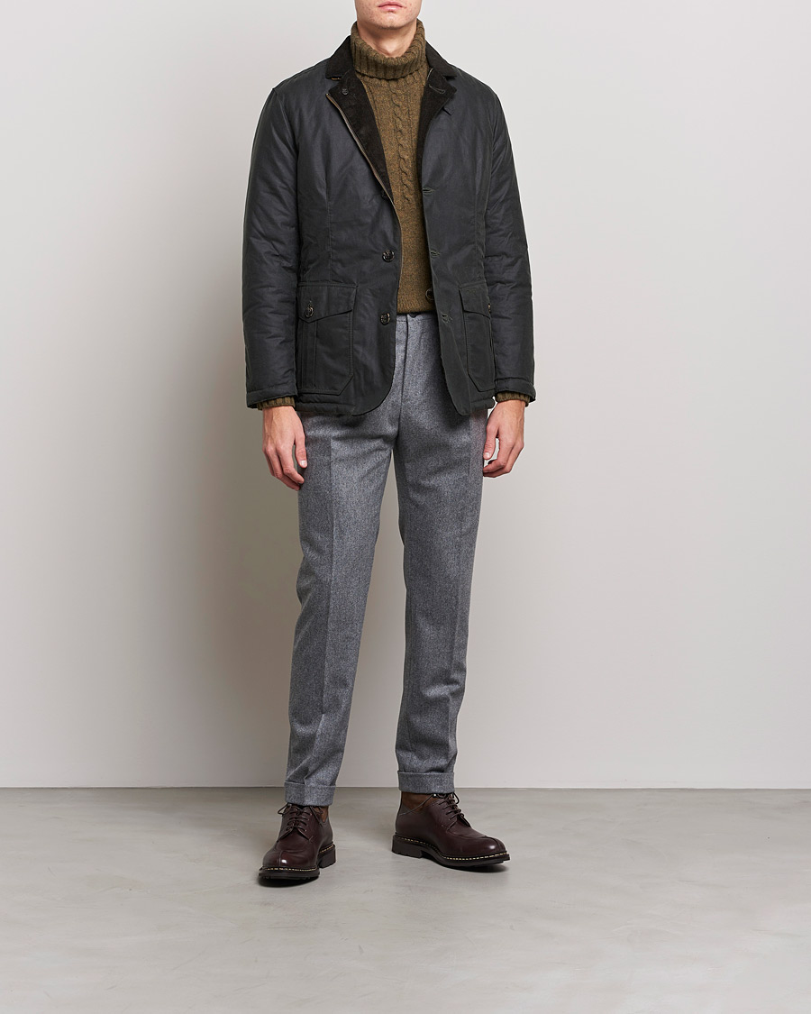 Mies | Takit | Barbour Lifestyle | Winter Lutz Waxed Jacket Sage