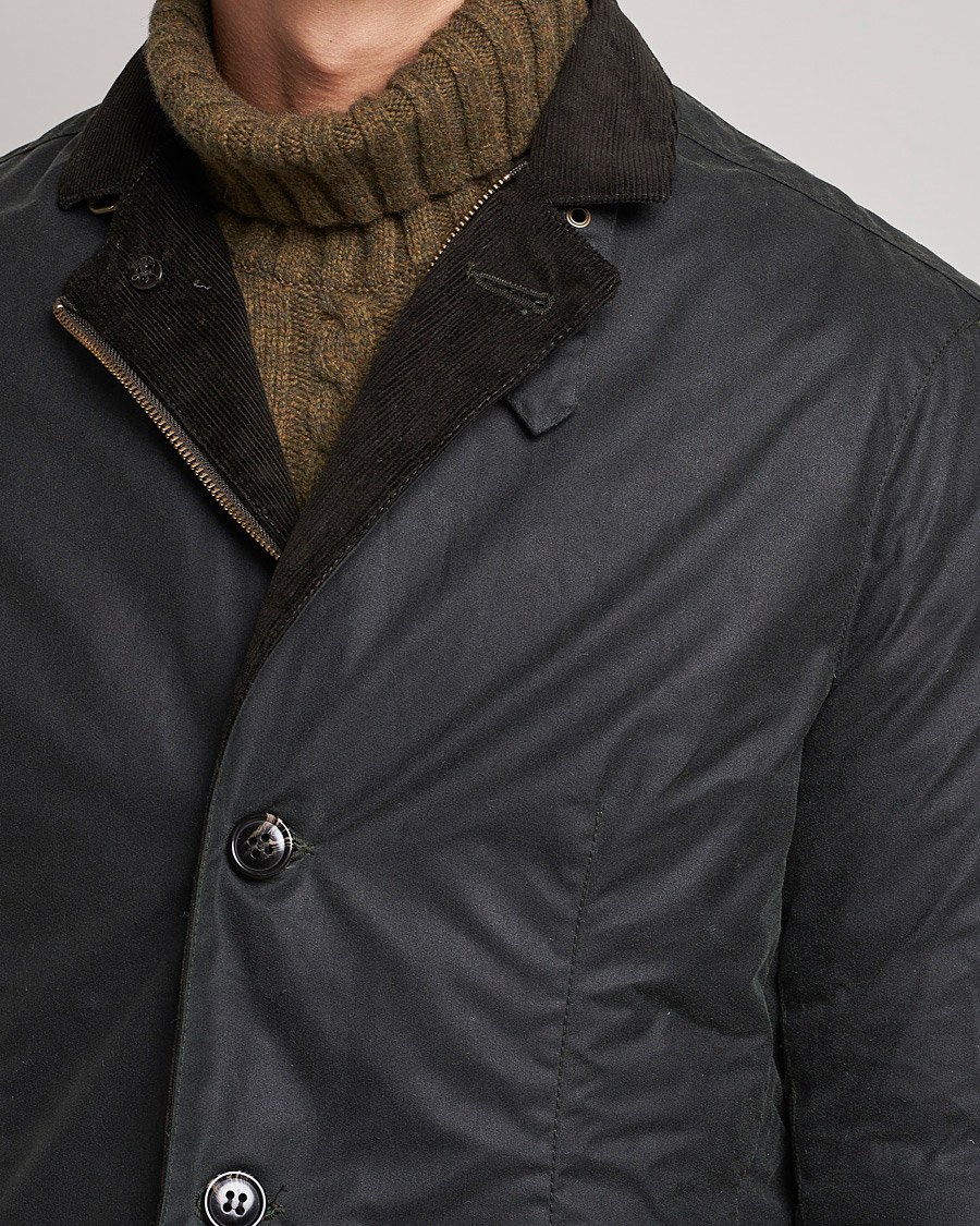 Mies | Takit | Barbour Lifestyle | Winter Lutz Waxed Jacket Sage