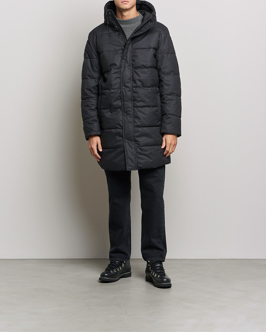 Mies | Takit | Barbour Lifestyle | Hoxley Baffle Parka Charcoal