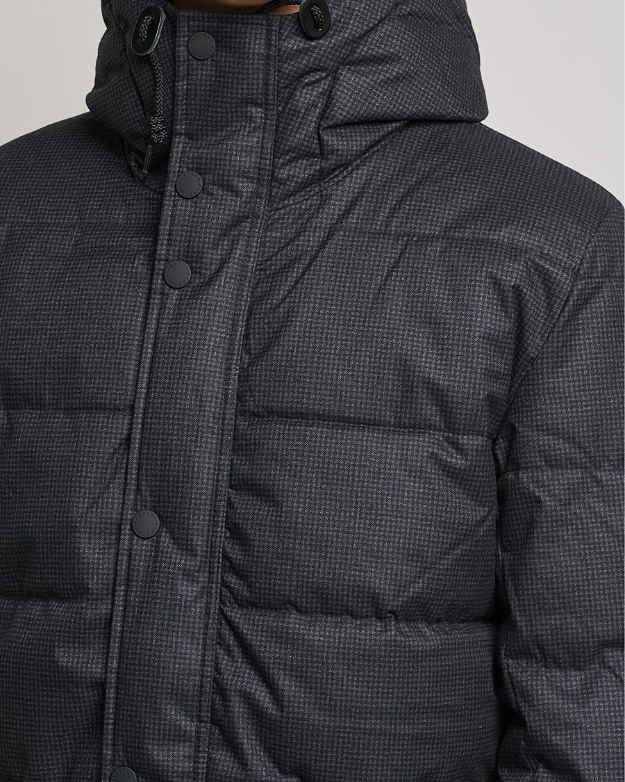 Mies | Takit | Barbour Lifestyle | Hoxley Baffle Parka Charcoal