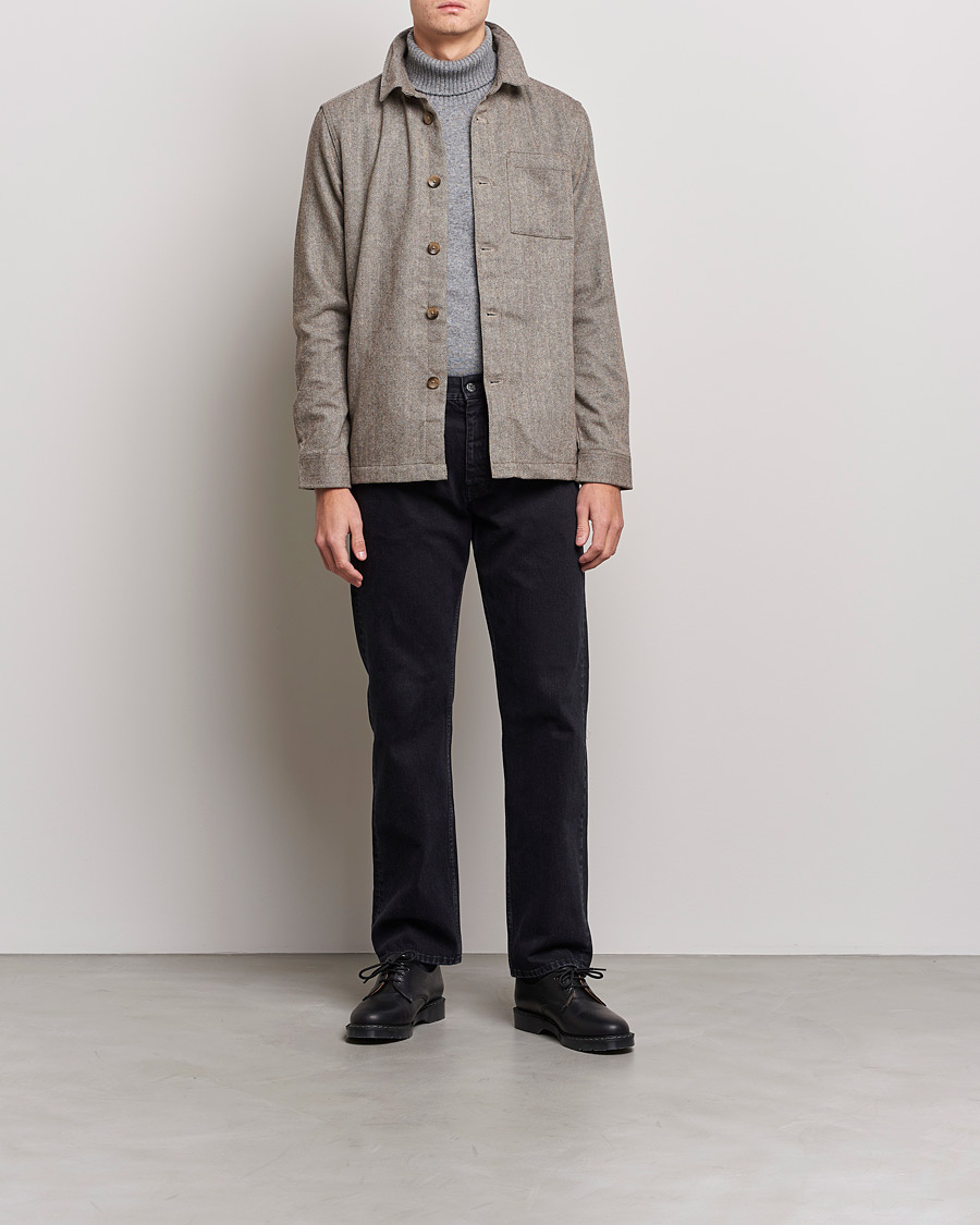 Mies | Kauluspaidat | Barbour Lifestyle | Menfort Herringbone Overshirt Stone