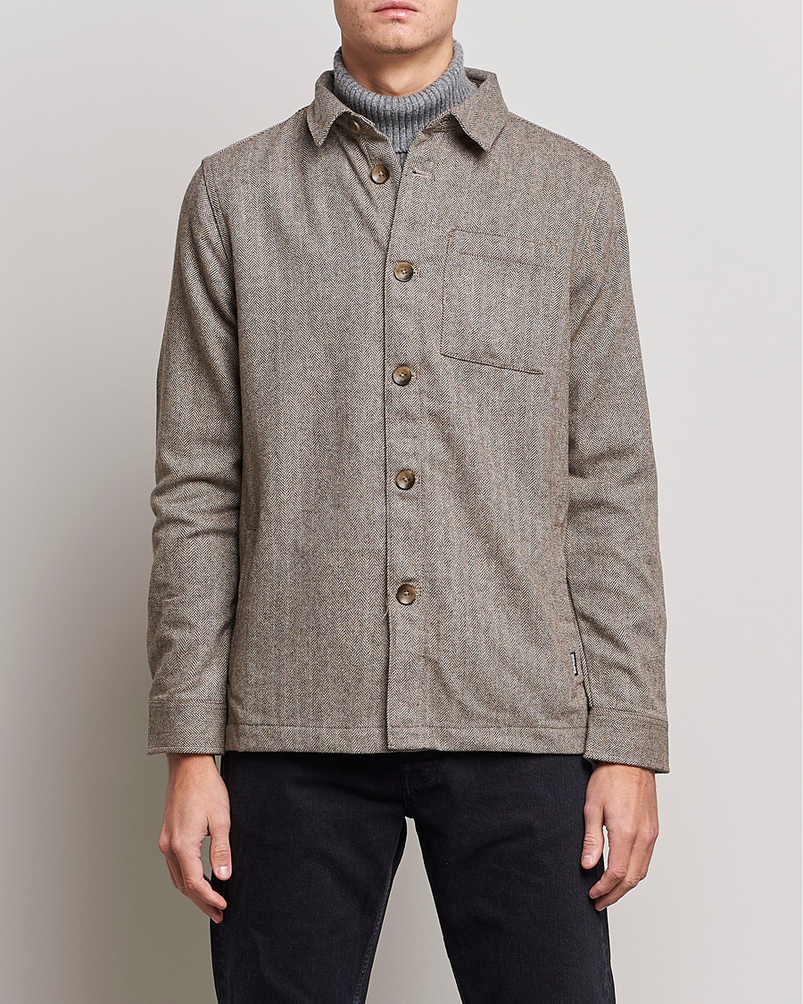 Mies | Kauluspaidat | Barbour Lifestyle | Menfort Herringbone Overshirt Stone