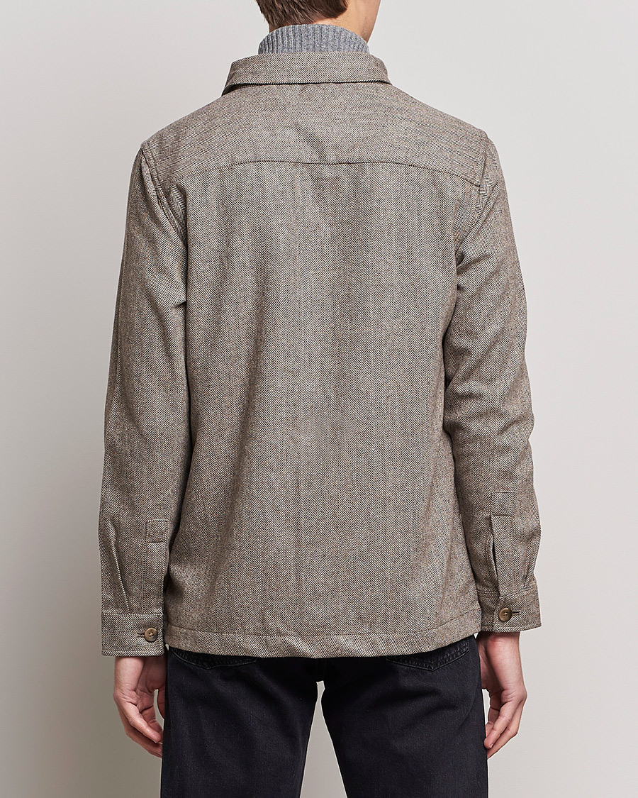 Mies | Kauluspaidat | Barbour Lifestyle | Menfort Herringbone Overshirt Stone