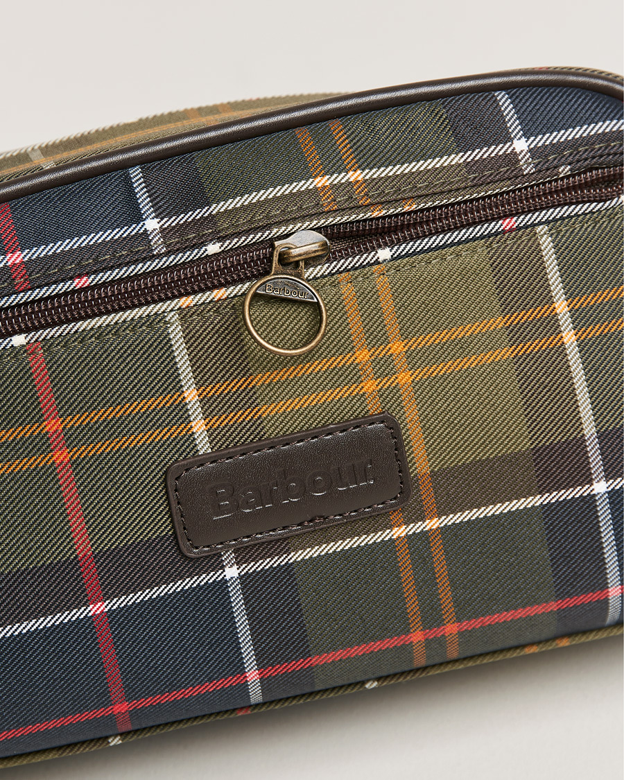 Mies | Barbour Lifestyle Nylon Tartan Washbag Classic Tartan | Barbour Lifestyle | Nylon Tartan Washbag Classic Tartan