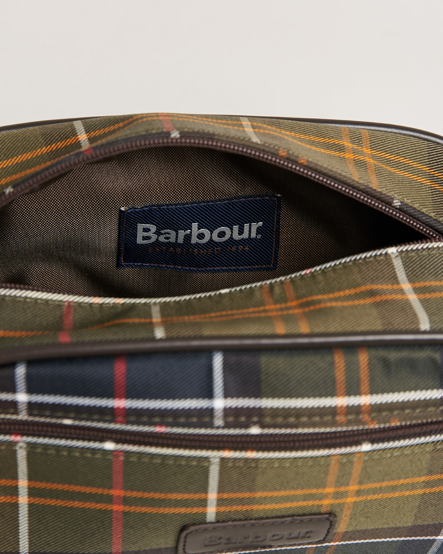 Mies | Barbour Lifestyle Nylon Tartan Washbag Classic Tartan | Barbour Lifestyle | Nylon Tartan Washbag Classic Tartan