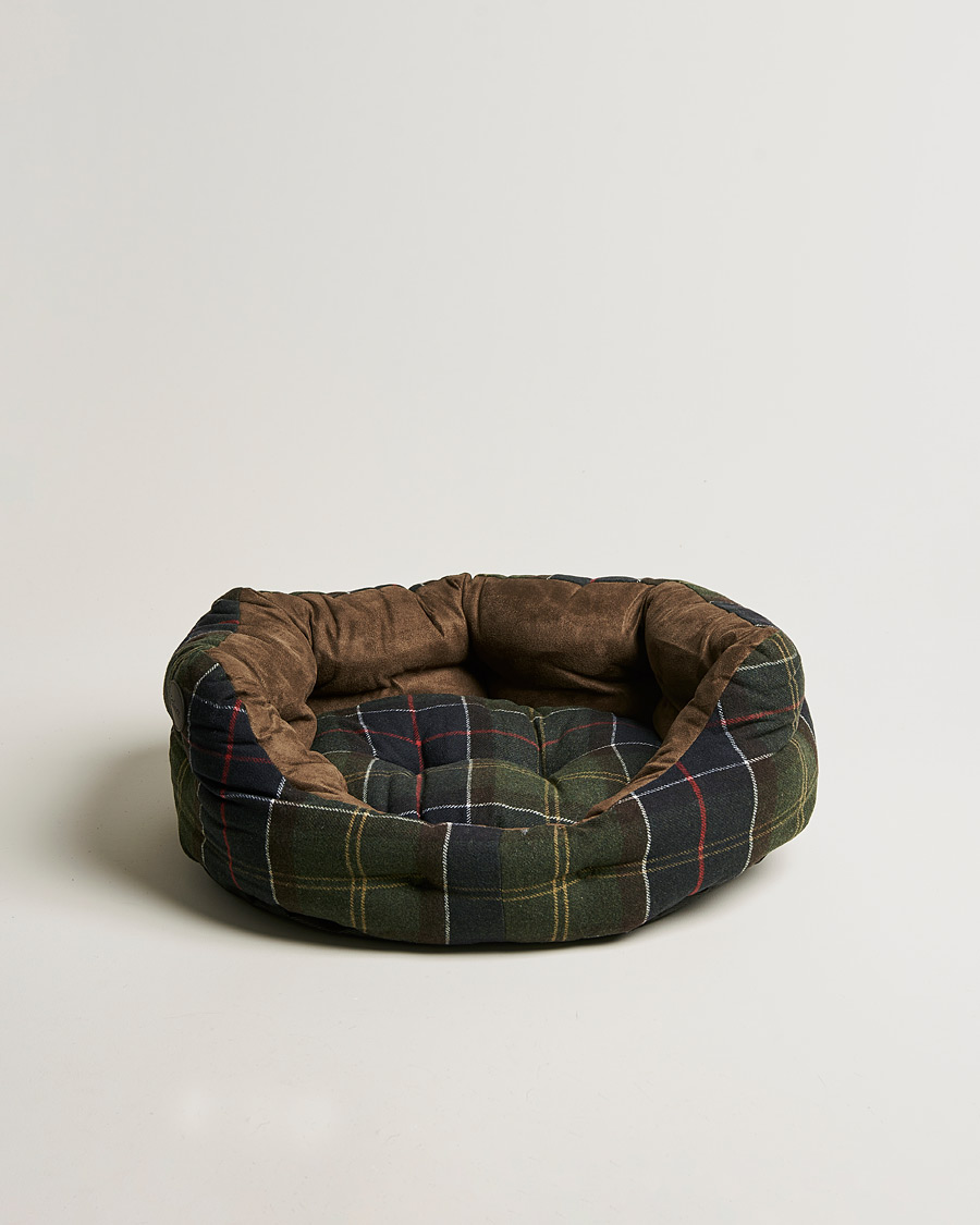 Mies | Lifestyle | Barbour Lifestyle | Luxury Dog Bed 24' Classic Tartan