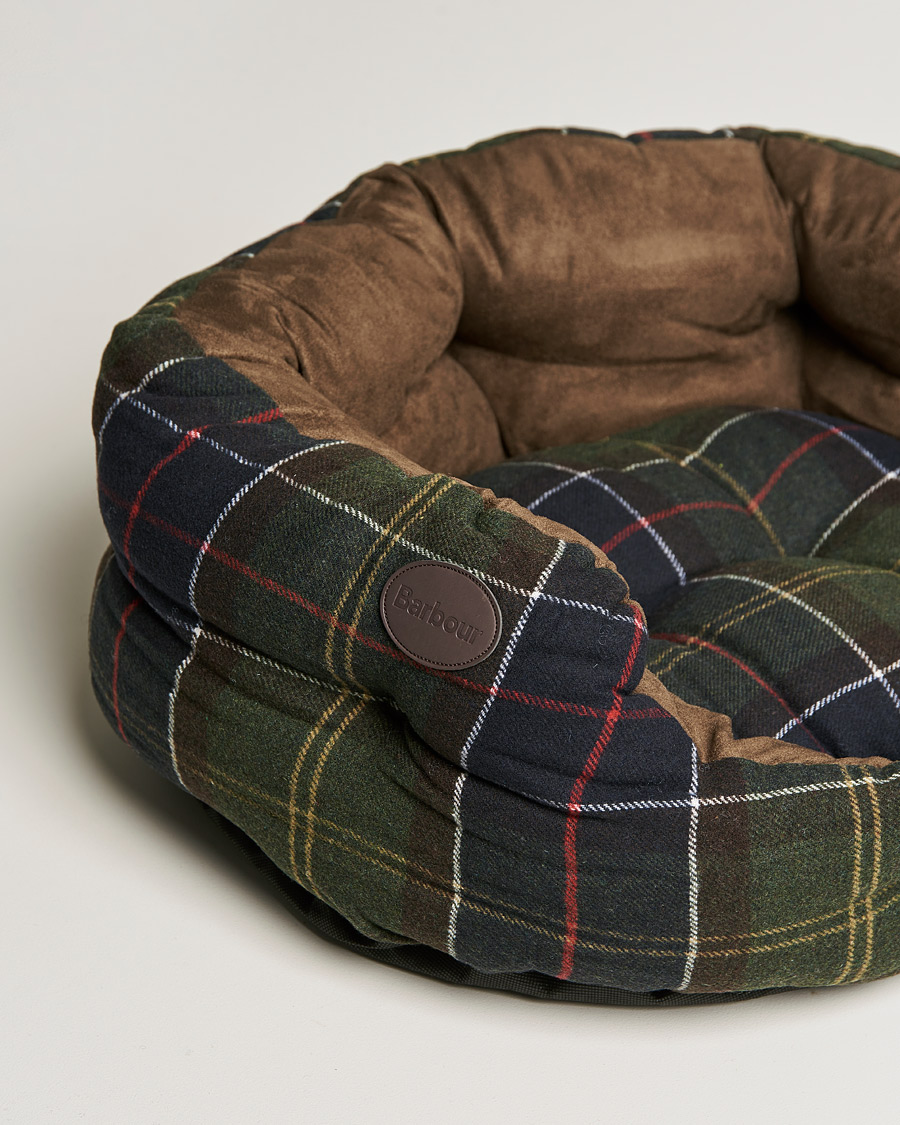 Mies |  | Barbour Lifestyle | Luxury Dog Bed 24' Classic Tartan