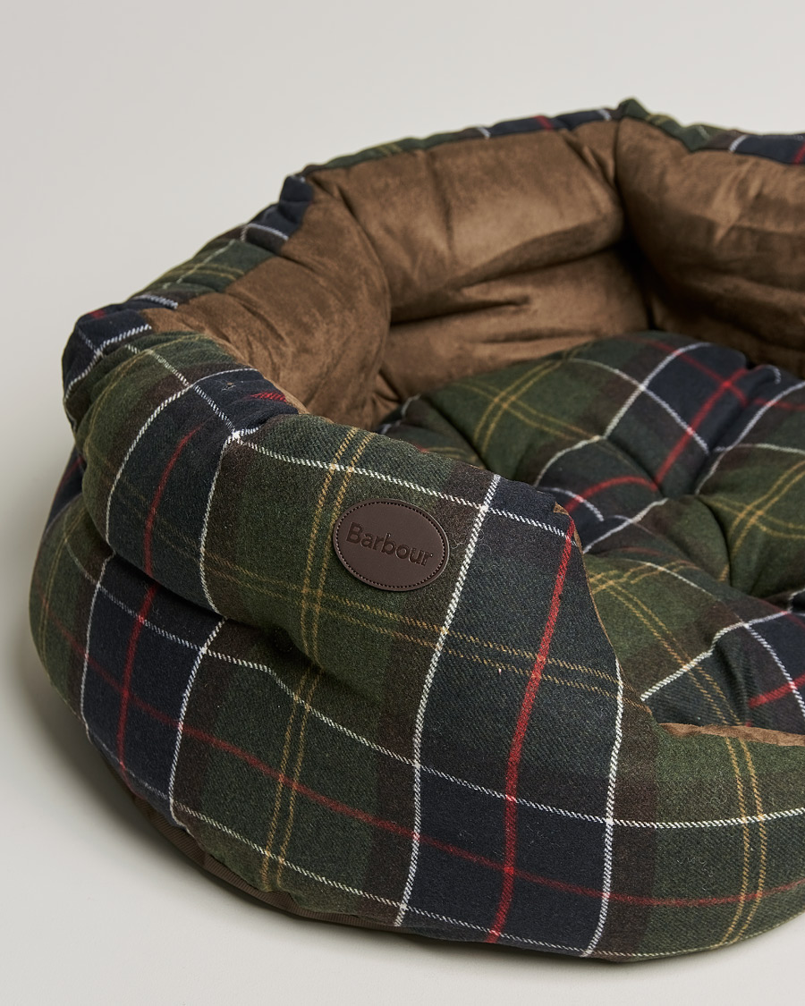Mies |  | Barbour Lifestyle | Luxury Dog Bed 30' Classic Tartan