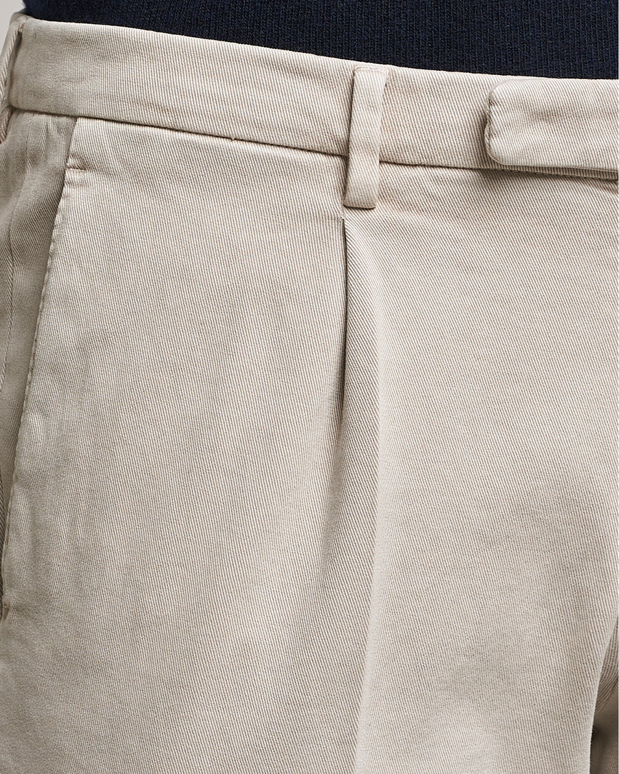 Mies | Housut | Boglioli | Pleated Cotton Twill Trousers Beige