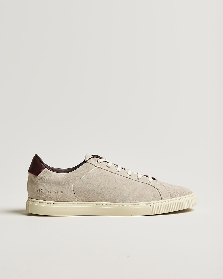 Miehet |  | Common Projects | Retro Low Suede Sneaker Off White/Red