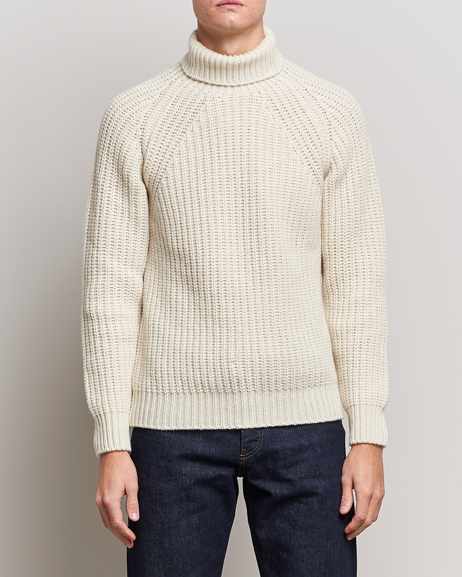 Mies | Puserot | Drake's | Lambswool Heavy Submariner Roll Neck White