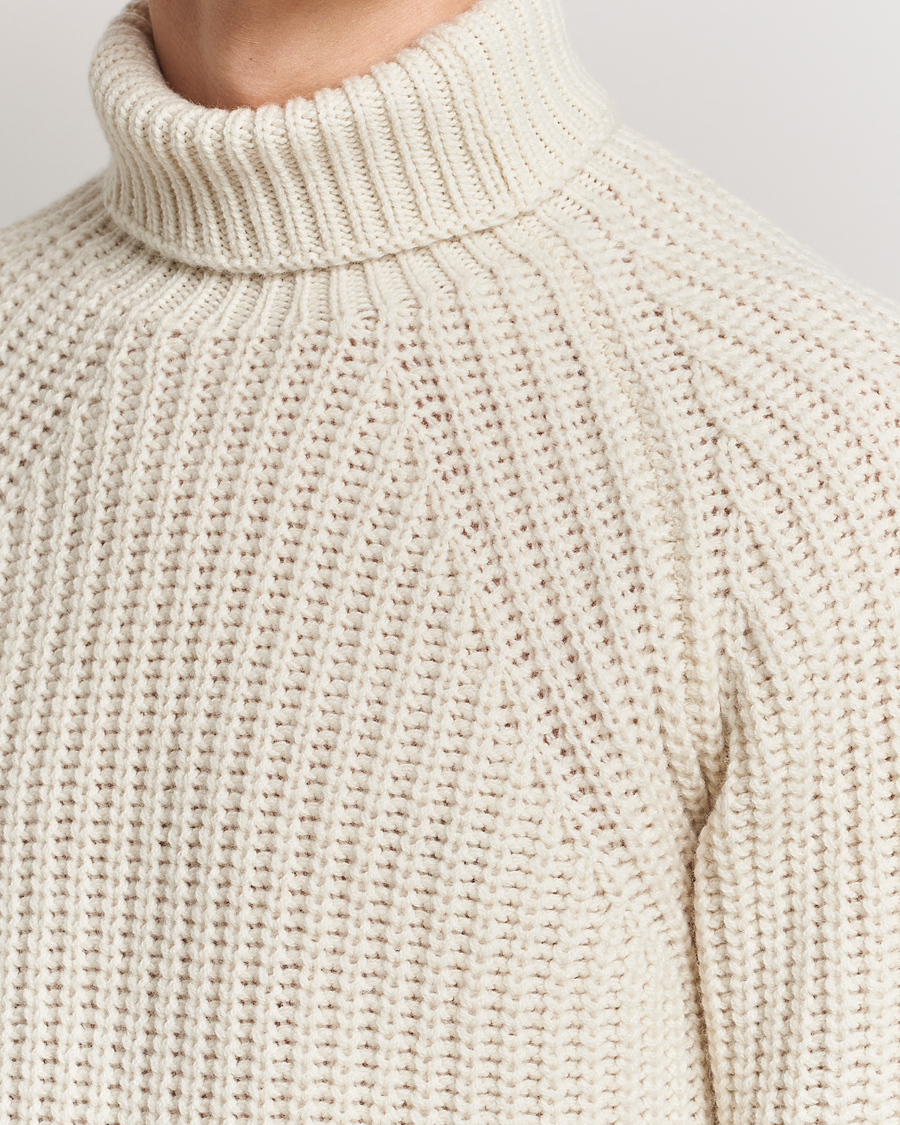 Mies | Puserot | Drake's | Lambswool Heavy Submariner Roll Neck White