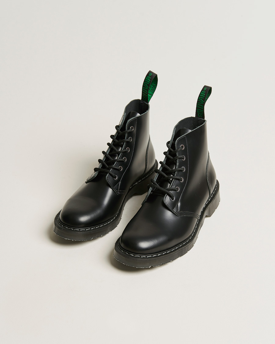 Mies | Nilkkurit | Solovair | 6 Eye Astronaut Boot Black Shine