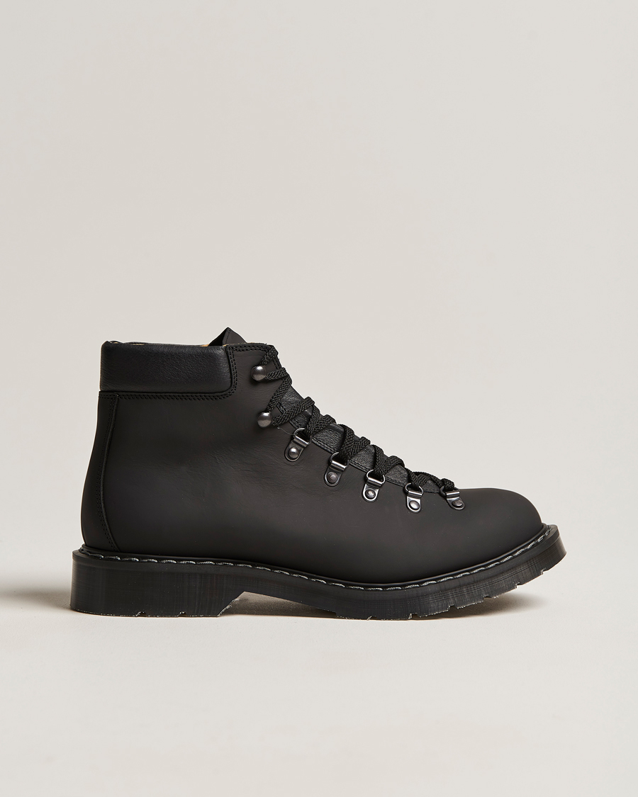 Mies | Käsintehdyt kengät | Solovair | Urban Hiker Boot Black Waxy