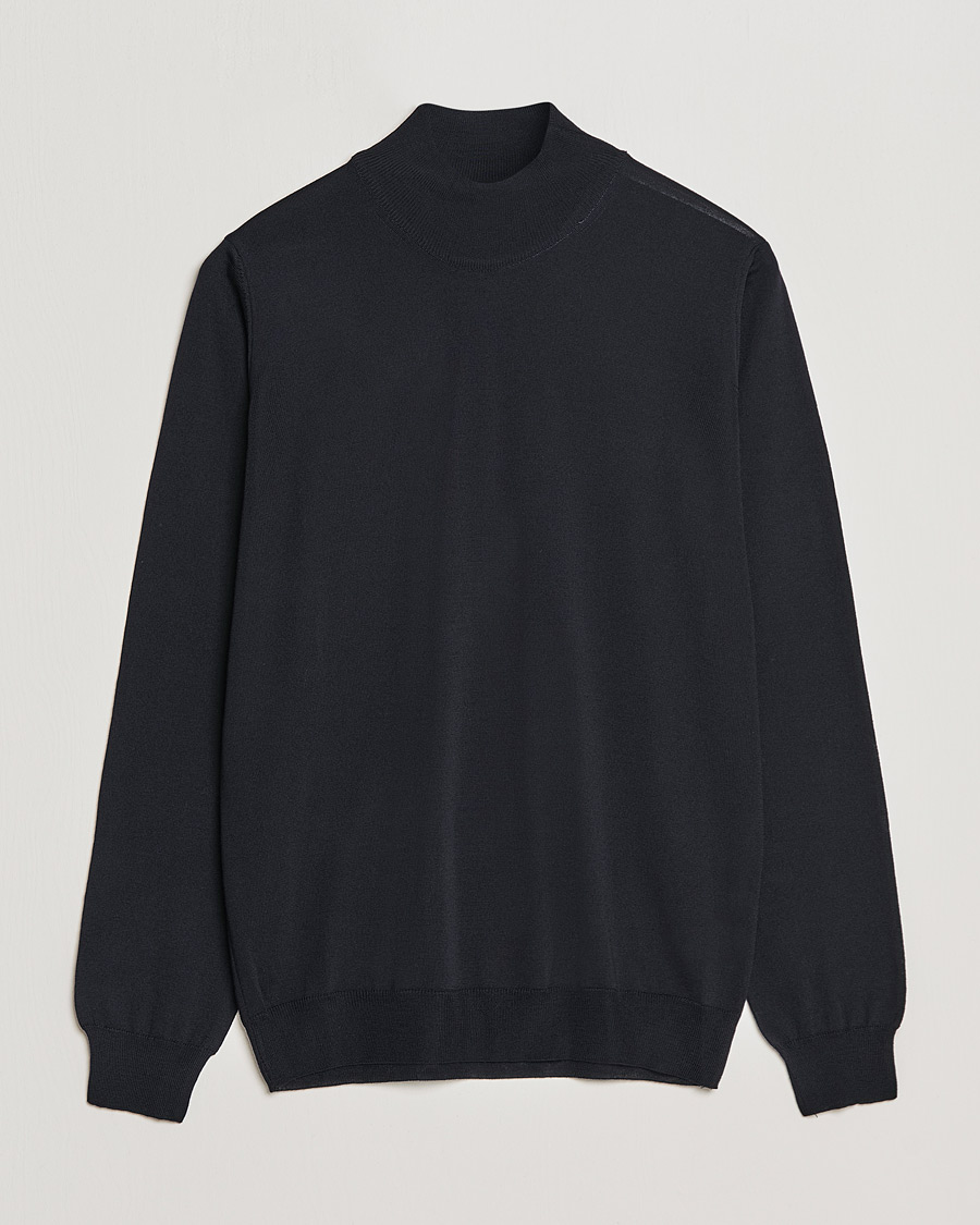 Mies | Puserot | Oscar Jacobson | Hilton Extrafine Merino Mock Neck Navy