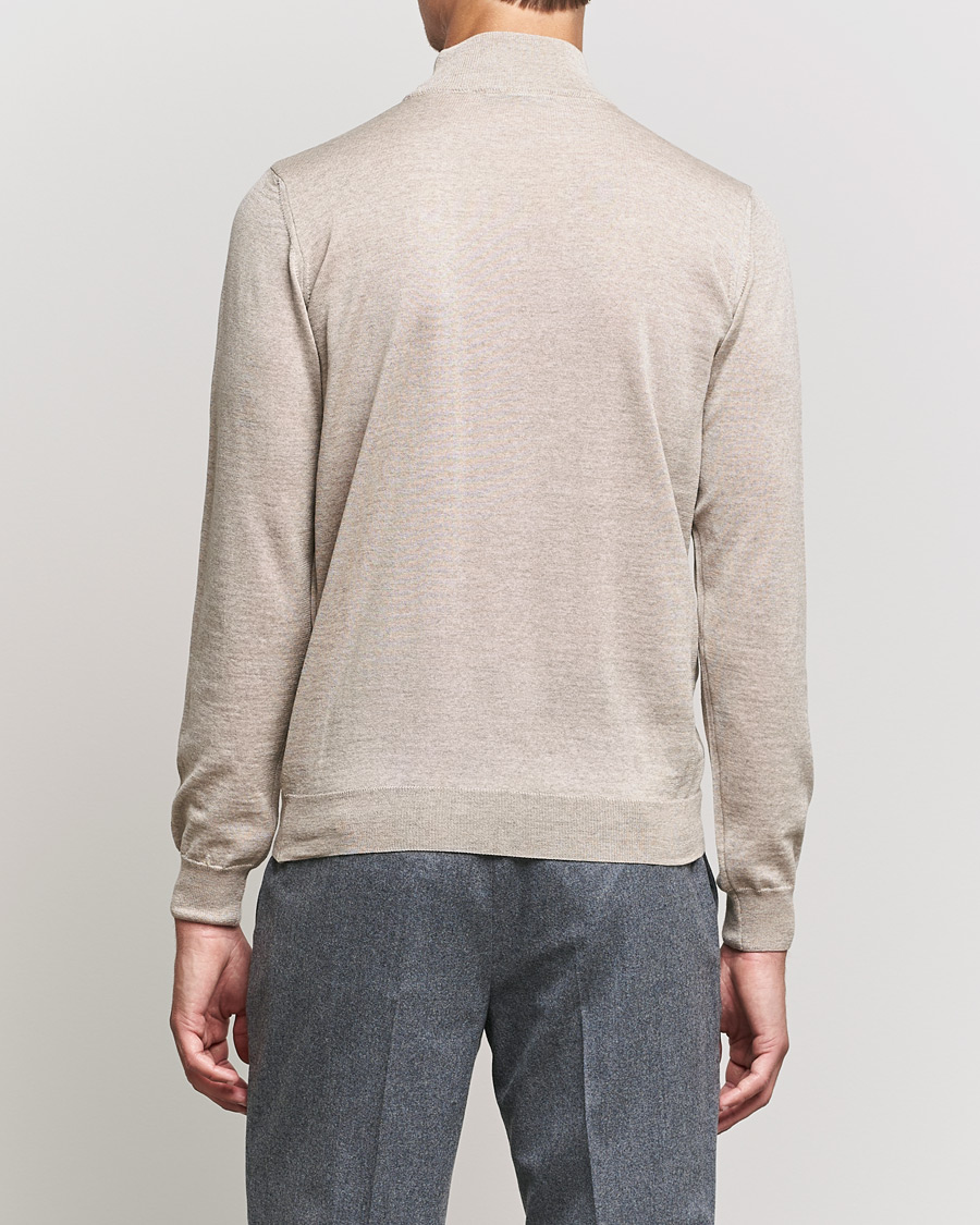 Mies | Puserot | Oscar Jacobson | Hilton Extrafine Merino Mock Neck Beige
