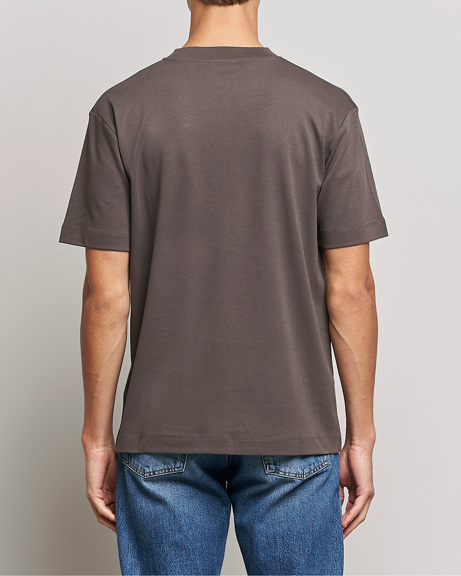 Mies | T-paidat | Sunspel | Brushed Cotton Mock Neck Tee Dark Walnut