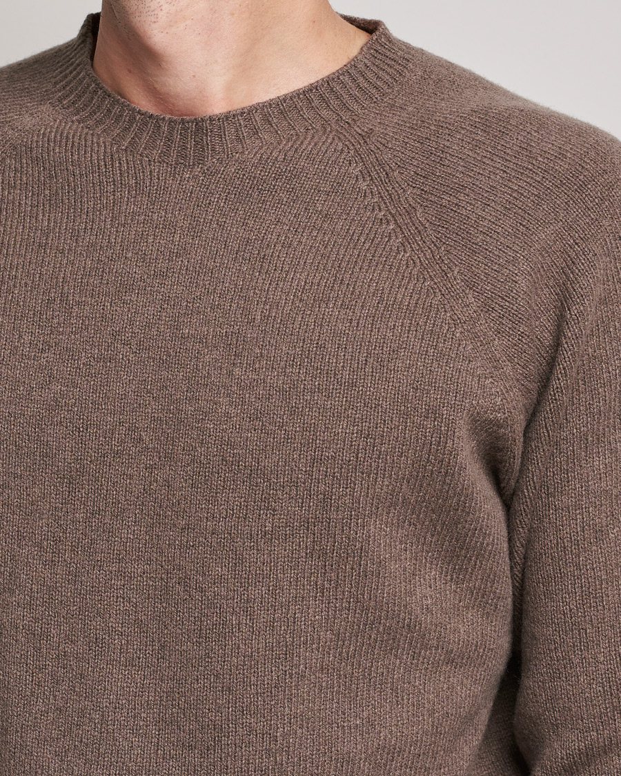 Mies | Puserot | Sunspel | Lambswool Crew Neck Sweater Umber Brown