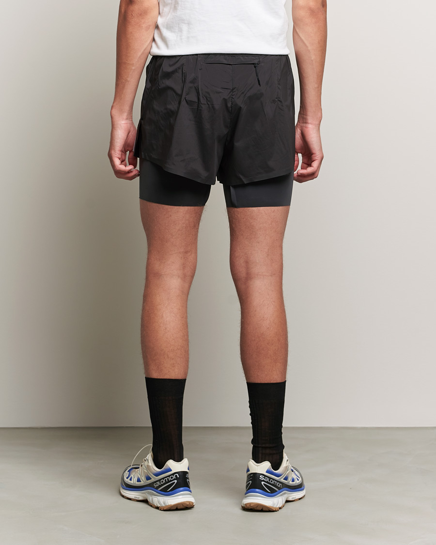 Mies | Shortsit | Satisfy | TechSilk Shorts Black