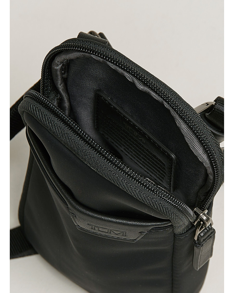 Mies | TUMI Harrison Beech Small Crossbody Pouch Black | TUMI | Harrison Beech Small Crossbody Pouch Black