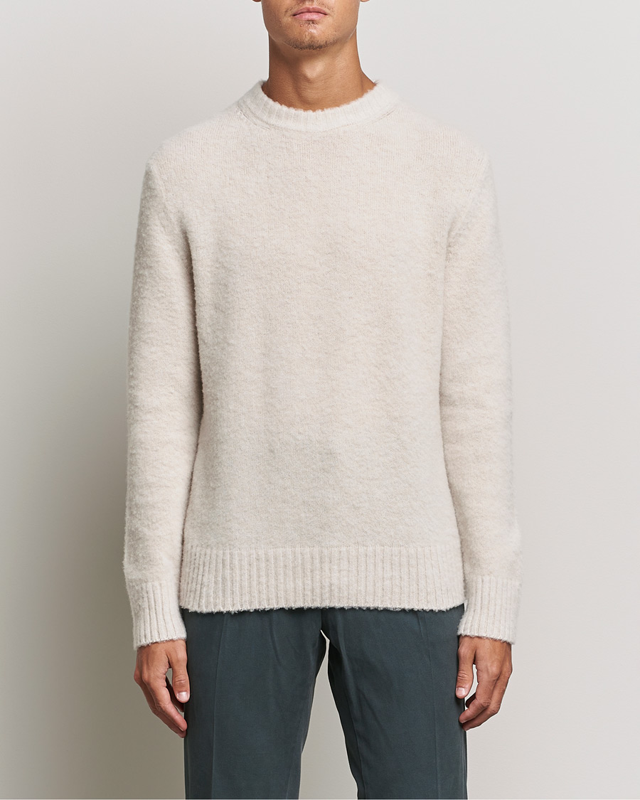 Mies | Puserot | Piacenza Cashmere | Brushed Wool Crew Neck Beige