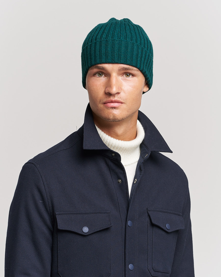 Mies | Pipot | Piacenza Cashmere | Ribbed Cashmere Beanie Racing Green