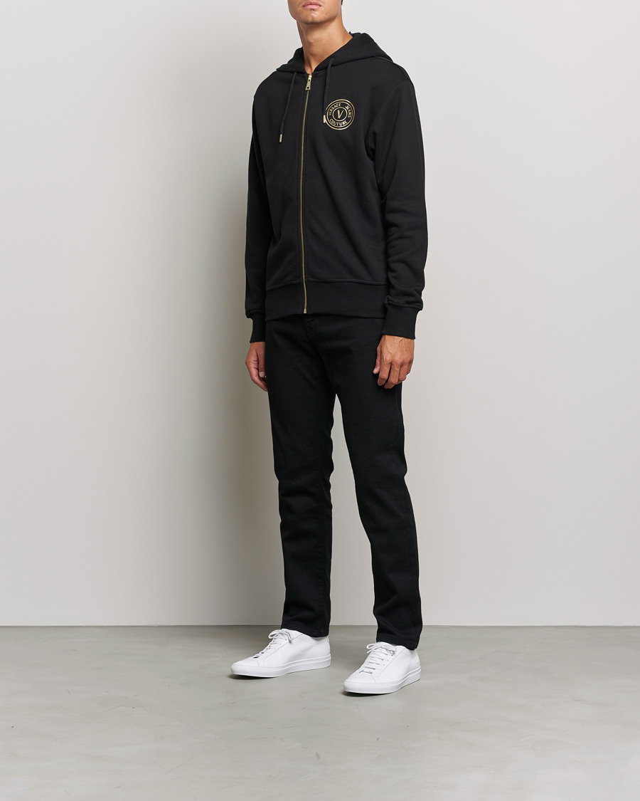Mies | Puserot | Versace Jeans Couture | V Emblem Hoodie Black/Gold