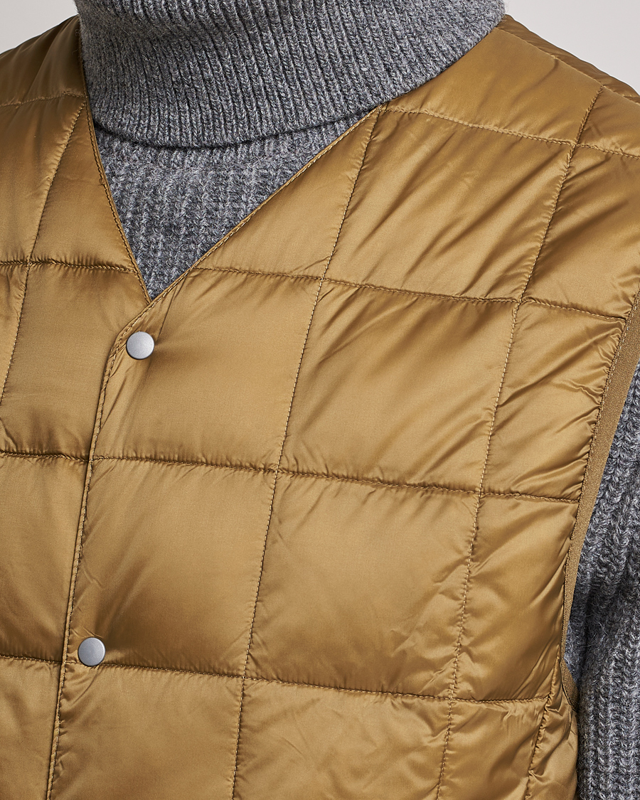Mies | Takit | TAION | V-Neck Lightweight Down Vest Beige