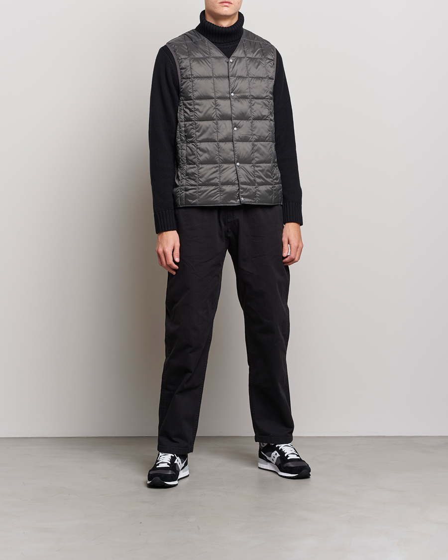 Mies | TAION | TAION | V-Neck Lightweight Down Vest Charcoal