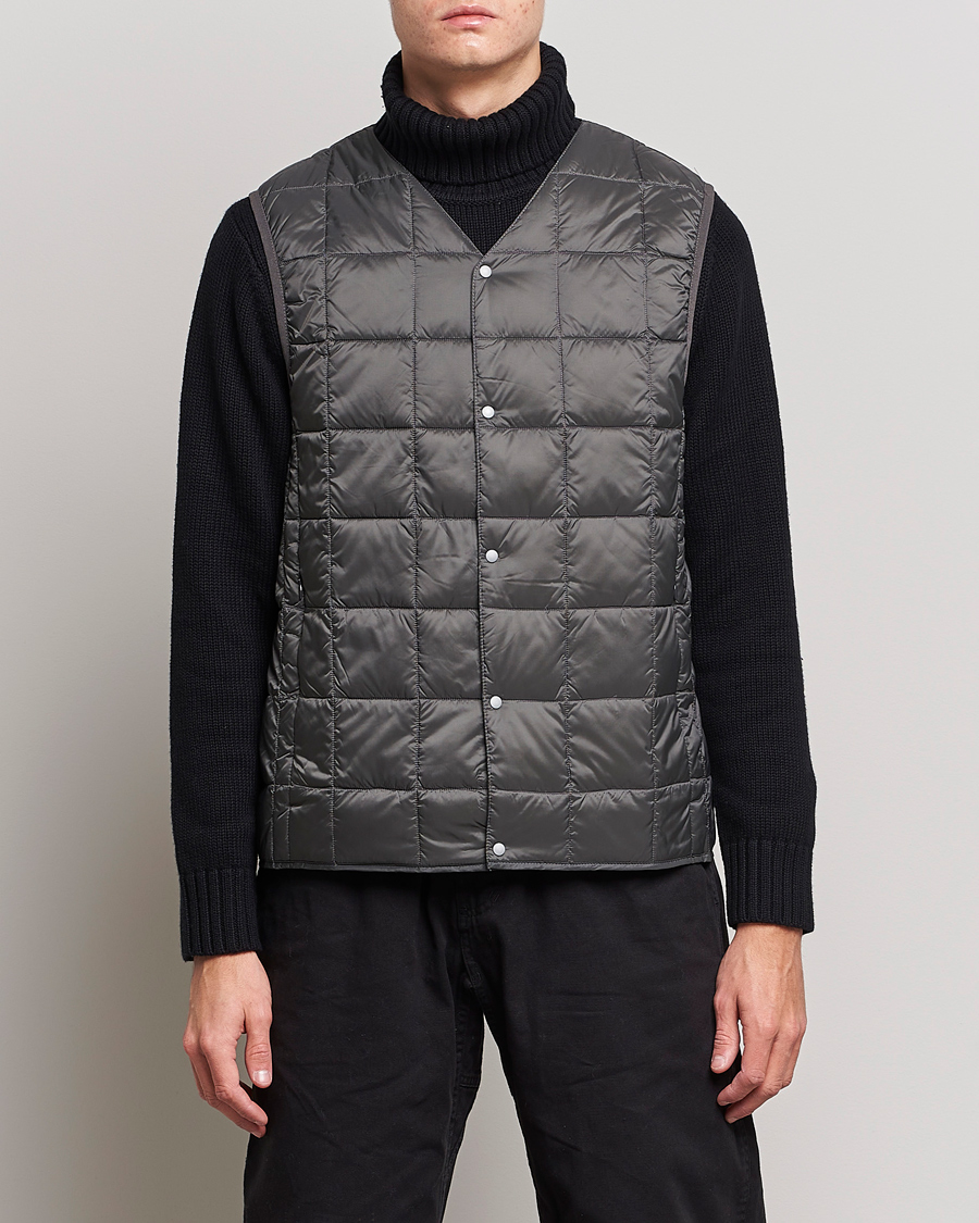 Mies | Takit | TAION | V-Neck Lightweight Down Vest Charcoal