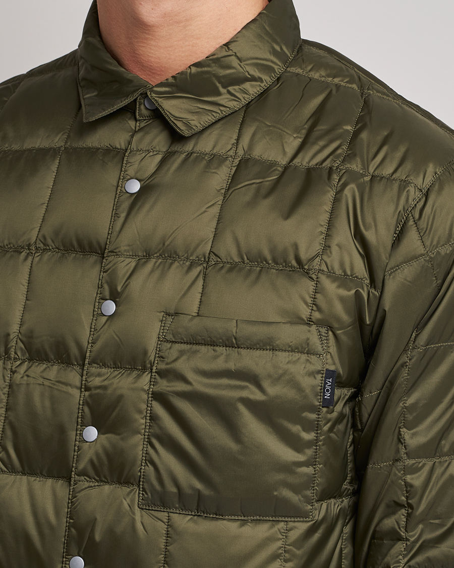 Mies | Kauluspaidat | TAION | Lightweight Down Shirt Dark Olive