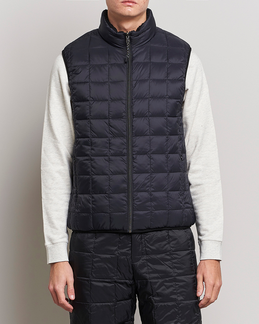 Mies | Takit | TAION | Reversible Fleece Vest Black/Black