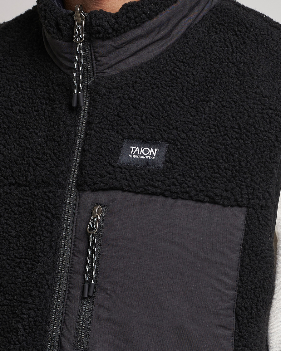 Mies | Takit | TAION | Reversible Fleece Vest Black/Black