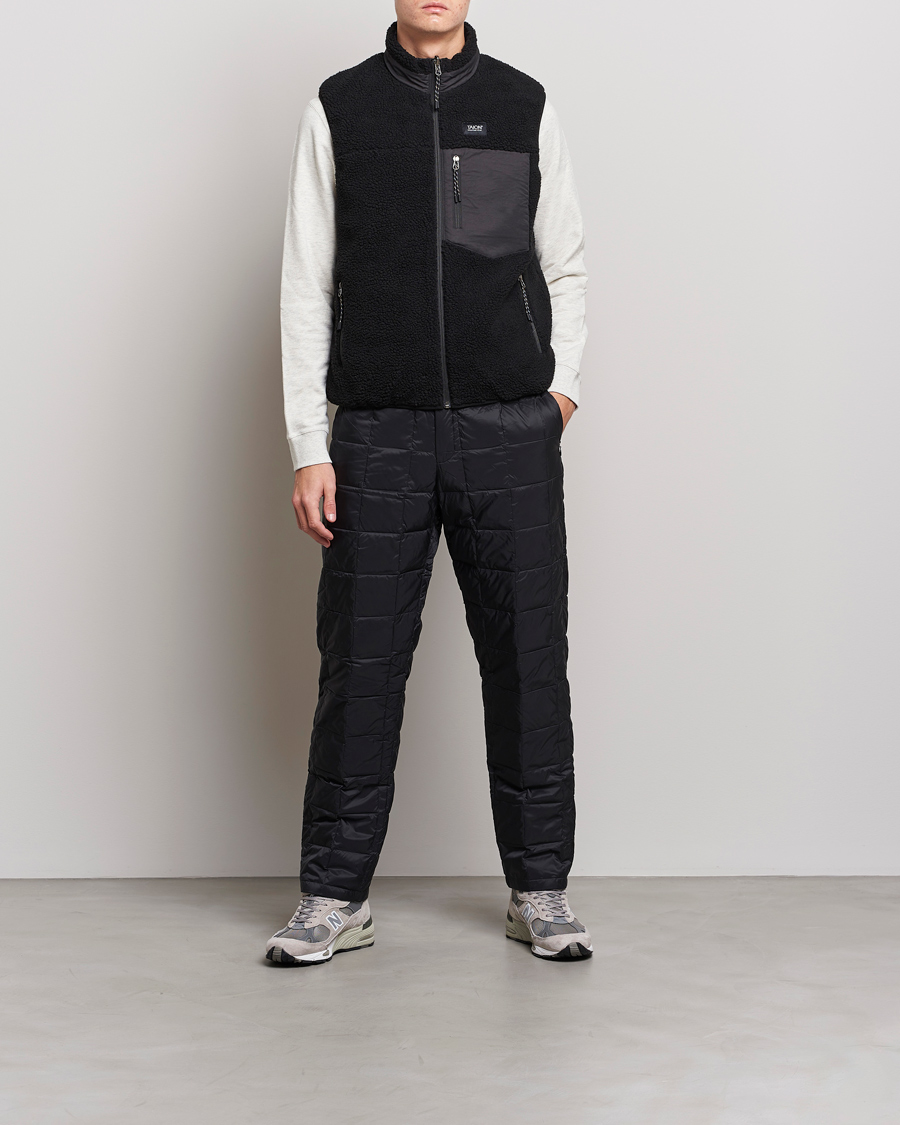 Mies | Takit | TAION | Reversible Fleece Vest Black/Black