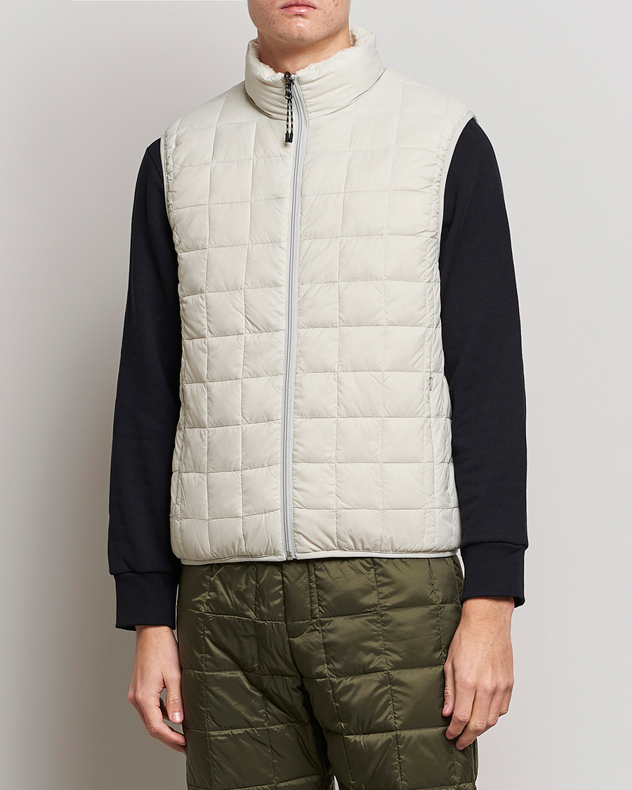 Mies | Takit | TAION | Reversible Fleece Vest Ice Grey/Ivory