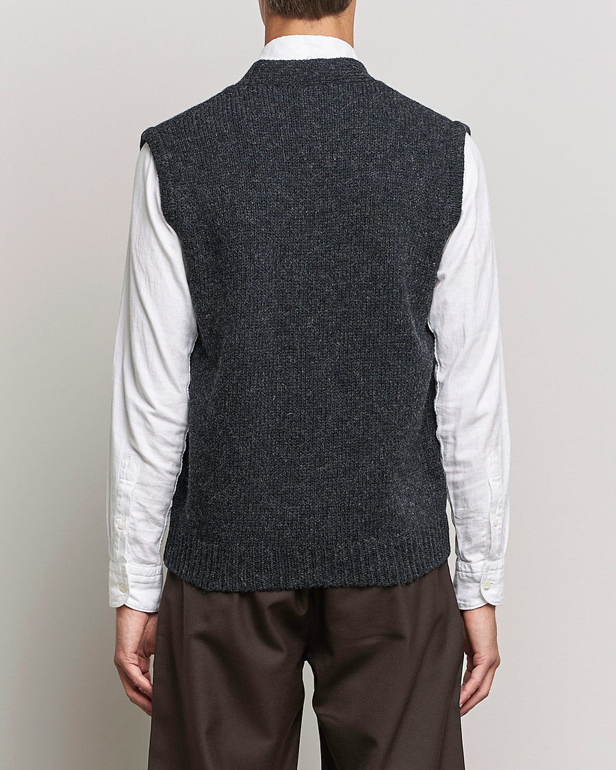 Mies | Puserot | Sunflower | Steven Knit Vest Dark Grey
