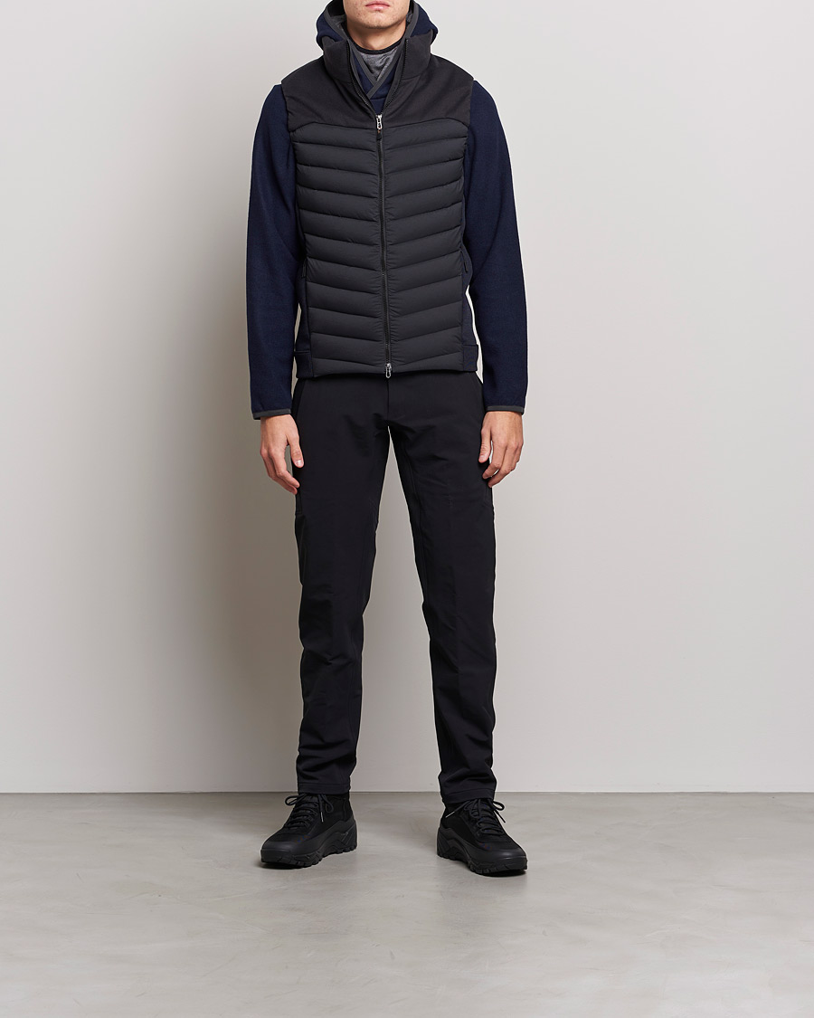 Mies | Takit | SEASE | Warmer Down Vest Caviar