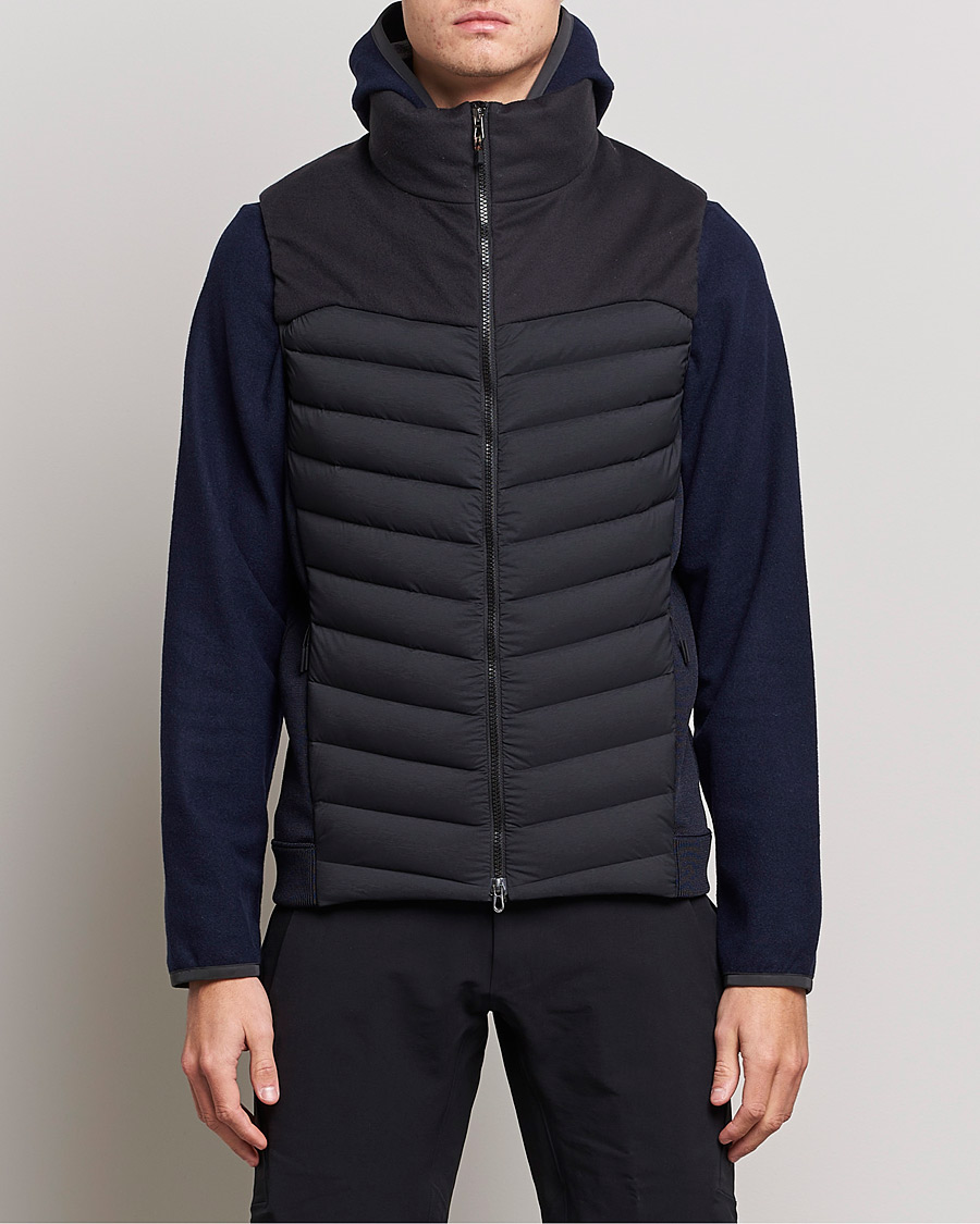 Mies | Takit | SEASE | Warmer Down Vest Caviar
