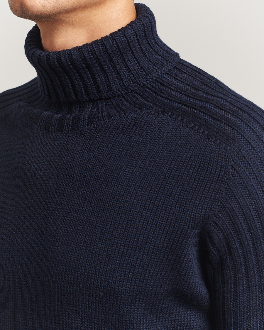 Mies | Puserot | Gran Sasso | Rainwool Rollneck Navy